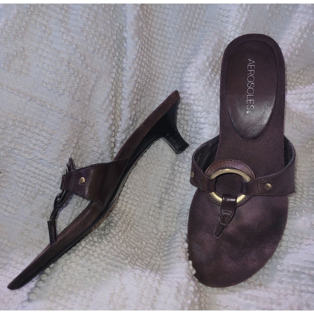 Y2K Aerosoles Sandals Brown Brass Leather Thong Slide On Kitten Heel SIZE US 7M